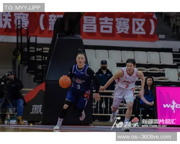 新疆女篮与广东女篮激战正酣谁能在赛场上笑到最后